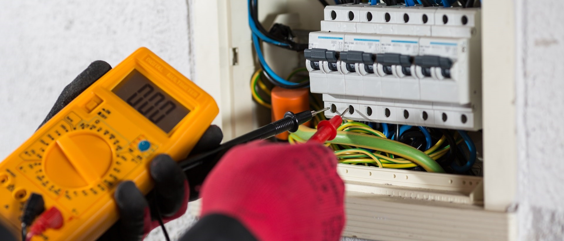 Electricians TW9, TW10